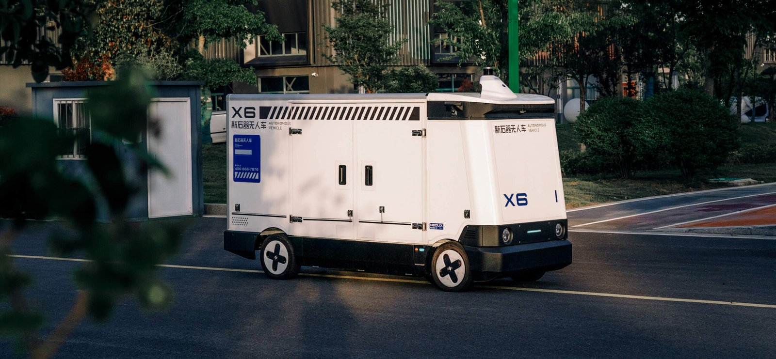 Neolix X6 on a road — official manufacturer image; model illustration, not a Brussels deployment photo