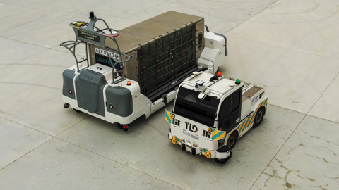 TLD Robotics — oficjalne zdjęcie autonomicznych pojazdów EasyMile i TLD