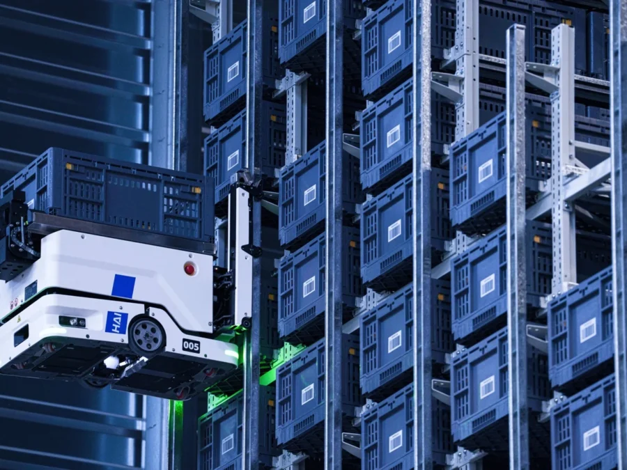 A HaiPick Climb robot carrying a tote on warehouse racking. Official technology photograph shared by LPP.