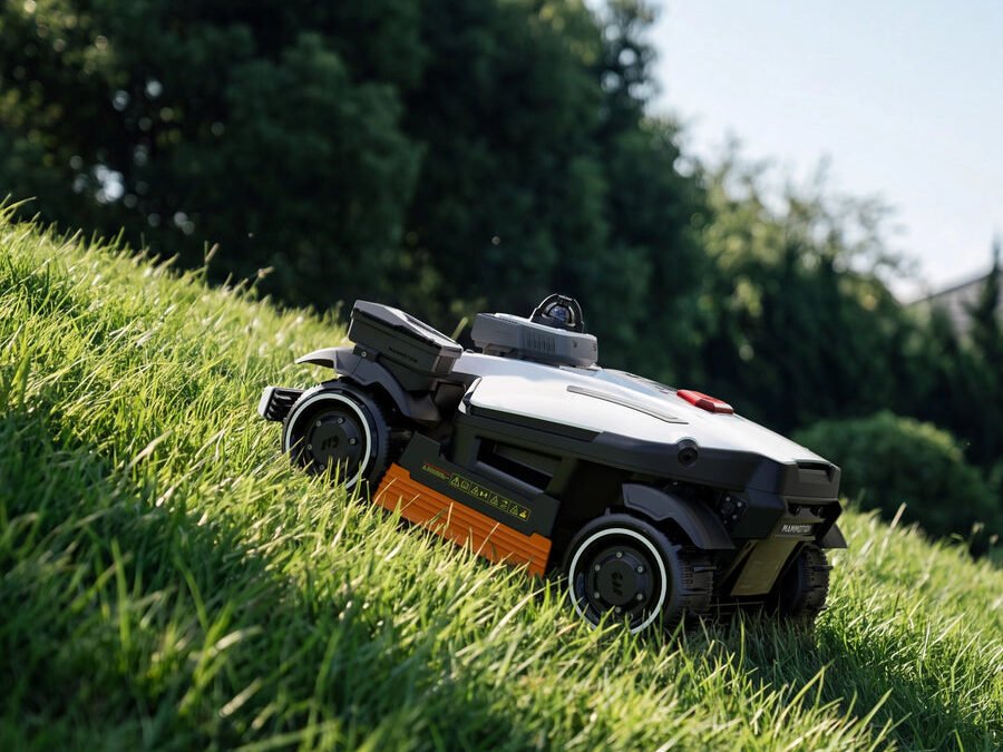 MAMMOTION LUBA 4 AWD on a steep lawn, compared with LUBA 3 AWD